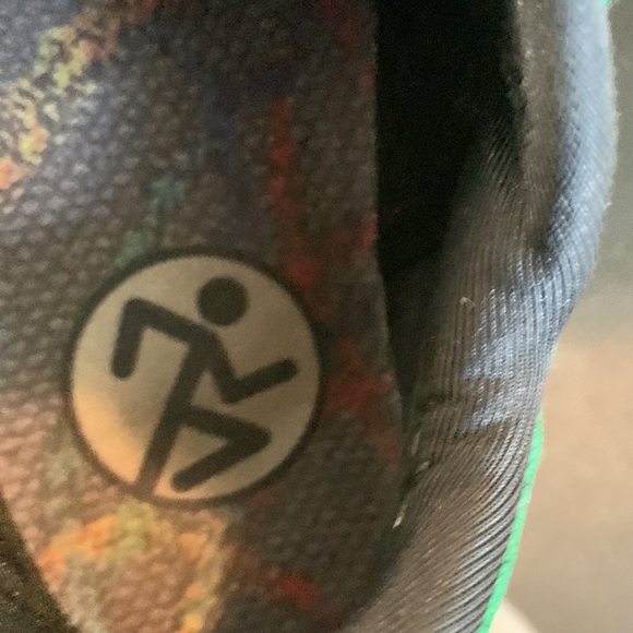 Used Men's Saucony Boston Everun running shoes. Size 9.5 - Picture 6 of 6